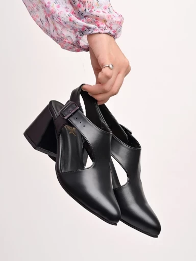 Stylestry Solid Pointed Toe Black Pumps  For Women & Girls