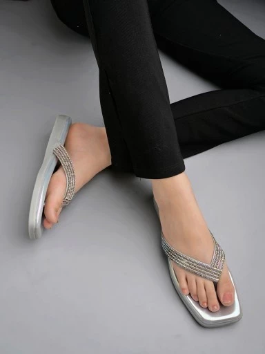 Stylestry Rhinestone Décor Stylish Silver Flats For Women & Girls