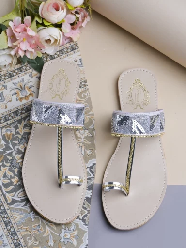Stylestry Elegant Ethnic Silver Kolhapuri Flats For Women & Girls
