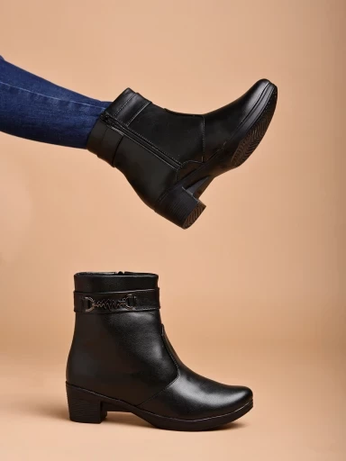 Stylestry Smart Casual Side Buckle Detailed Black Boots For Women & Girls