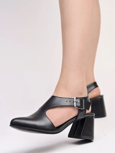 Stylestry Solid Pointed Toe Black Pumps  For Women & Girls