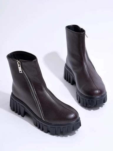 Stylestry Smart Casual Side Chain Detailed Brown Boots For Women & Girls