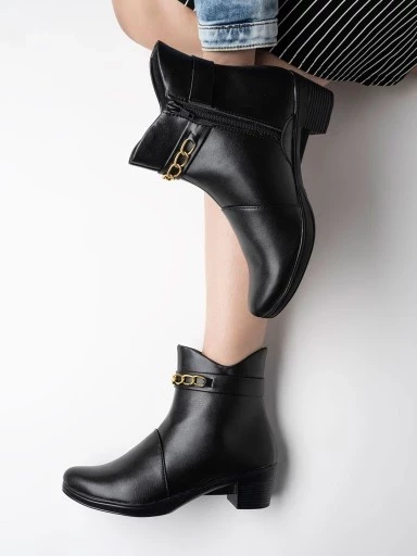 Stylestry Elegant Gold Chain Detailed Black Boots For Women & Girls