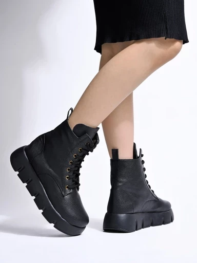 Stylestry Smart Casual Black Boots For Women & Girls