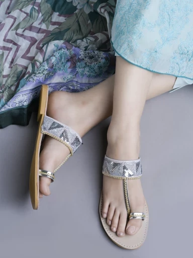 Stylestry Elegant Ethnic Silver Kolhapuri Flats For Women & Girls