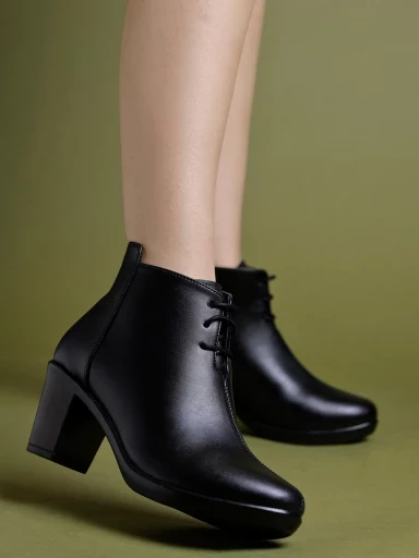 Stylestry Smart Casual Black Boots For Women & Girls