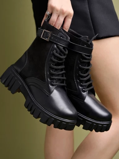 Stylestry Smart Casual Side Chain Detailed Black Boots For Women & Girls