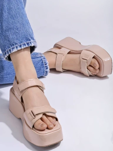Stylestry Comfortable  & Sporty Peach Sandals For Women & Girls