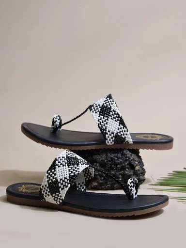 Stylestry Ethnic Black Kolhapuri Flats For Women & Girls