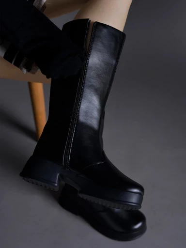 Stylestry Smart Casual Black Long Boots For Women & Girls