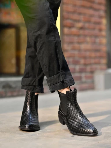 Stylestry Stylish Black Chelsea Boots For Women & Girls