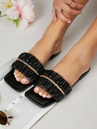 Stylestry Chain Detailed Casual Black Flats For Women & Girls