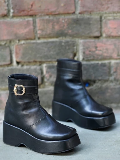 Stylestry Smart Casual Black Boots For Women & Girls