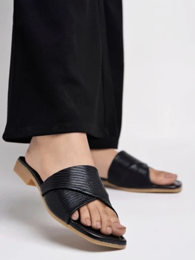 Stylestry Striped Black Slip-On Flats For Women & Girls