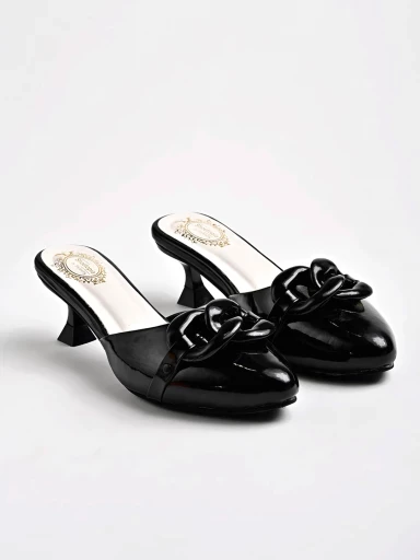 Stylestry Pointed Toe and Chain Detailed Black Pumps For Women & Girls