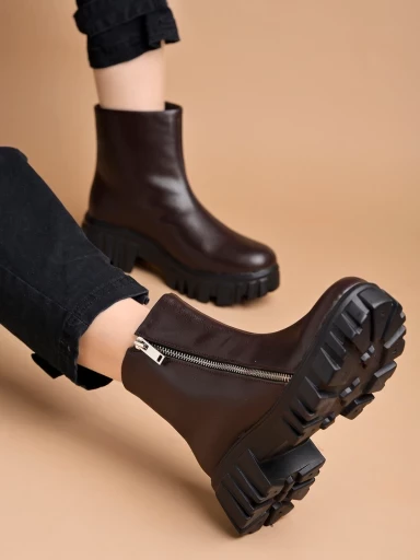 Stylestry Smart Casual Side Chain Detailed Brown Boots For Women & Girls