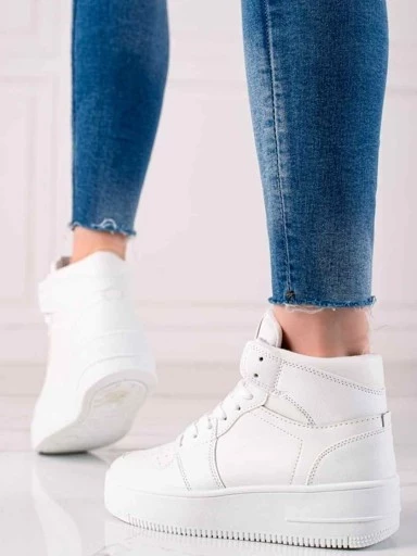 Stylestry Women & Girls White Smart Casual Sneakers