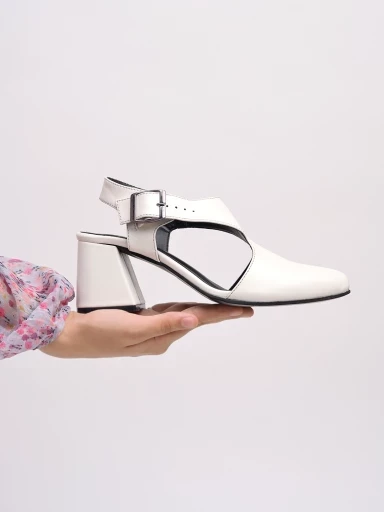 Stylestry Solid Pointed Toe White Pumps  For Women & Girls