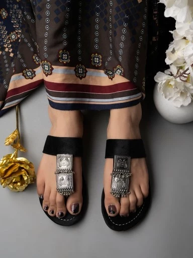 Stylestry Ethnic Jewel Detailed Black Flats For Women & Girls