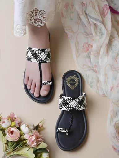 Stylestry Ethnic Black Kolhapuri Flats For Women & Girls