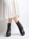 Stylestry Womens & Girls Black Solid Zipper Heeled Boots