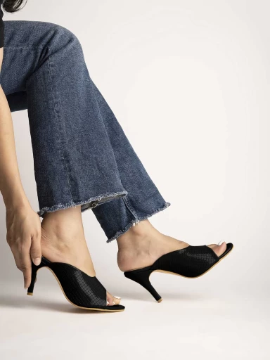 Shoetopia Women's & Girl's Black Peep Toe Textured Slim Heels